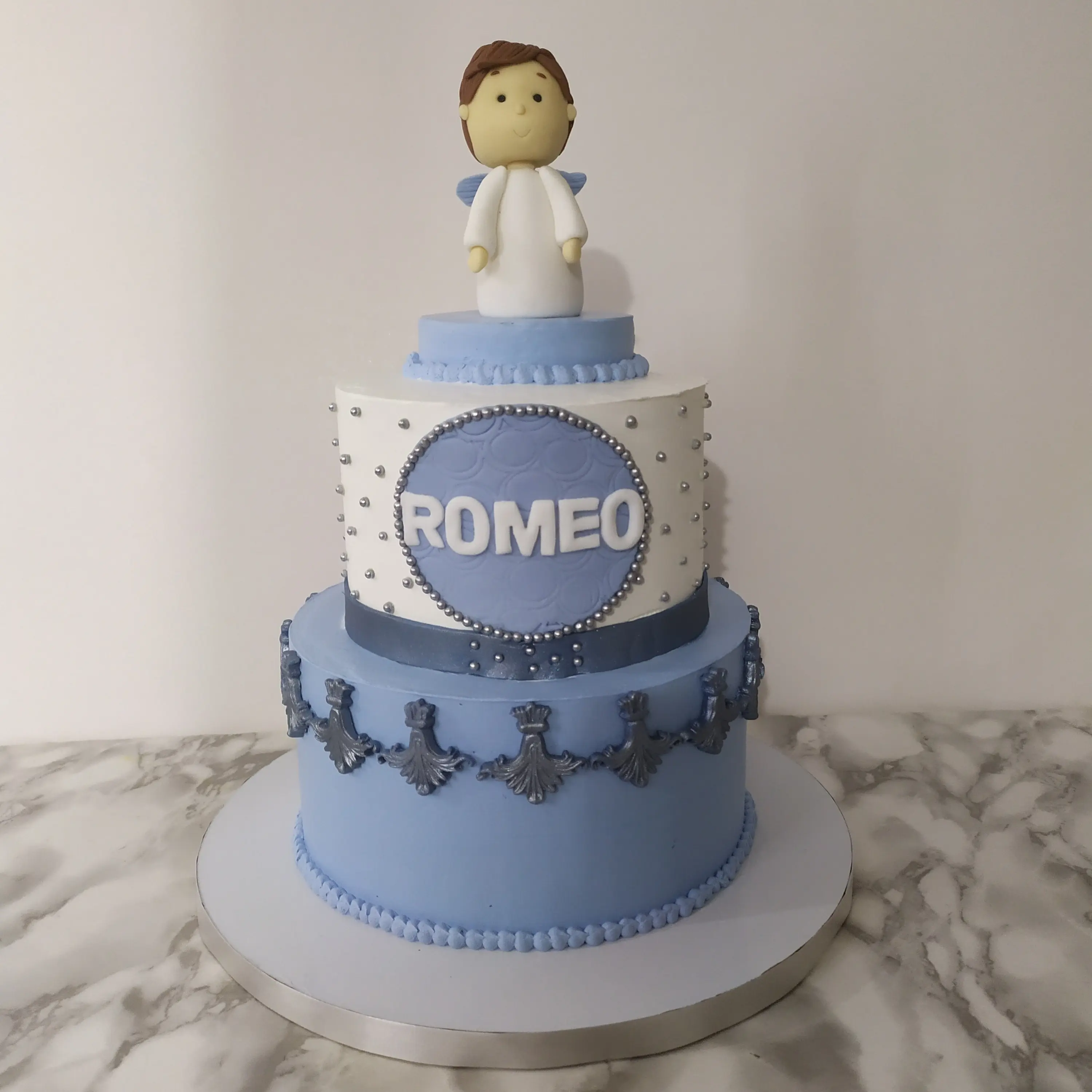 Pastel de Bautizo, fondant , adorno 3d  , elaborado  por  Pasteleria Capital Tarta 