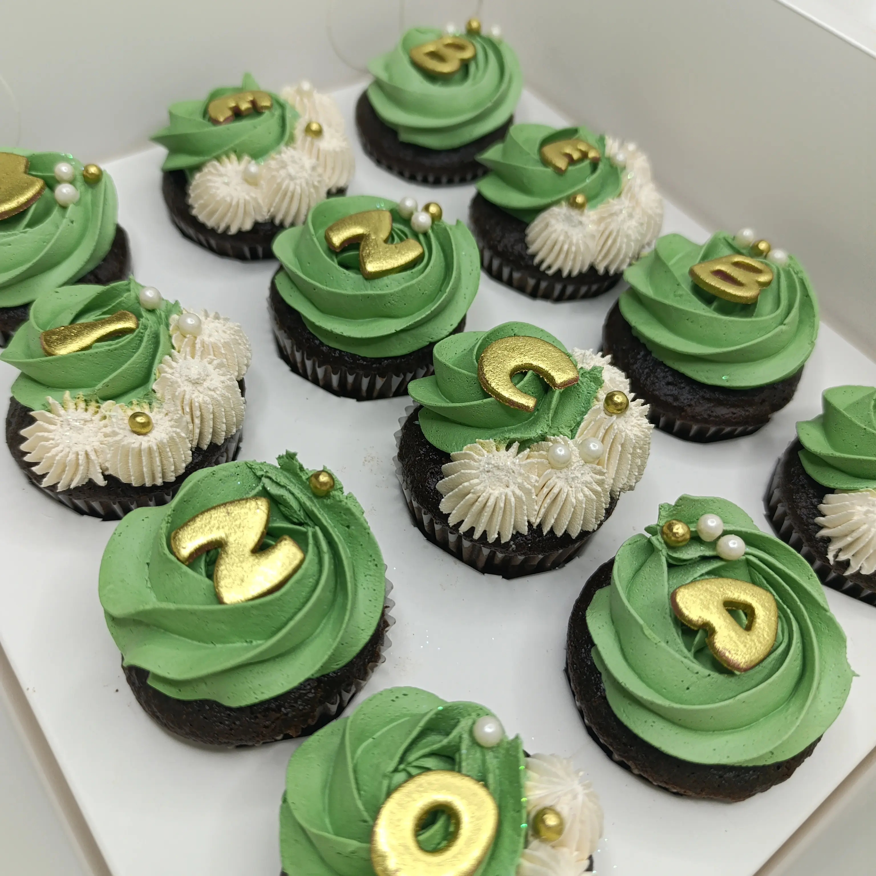 Minicupcakes, mesa de postres , elaborado por Capital Tarta 