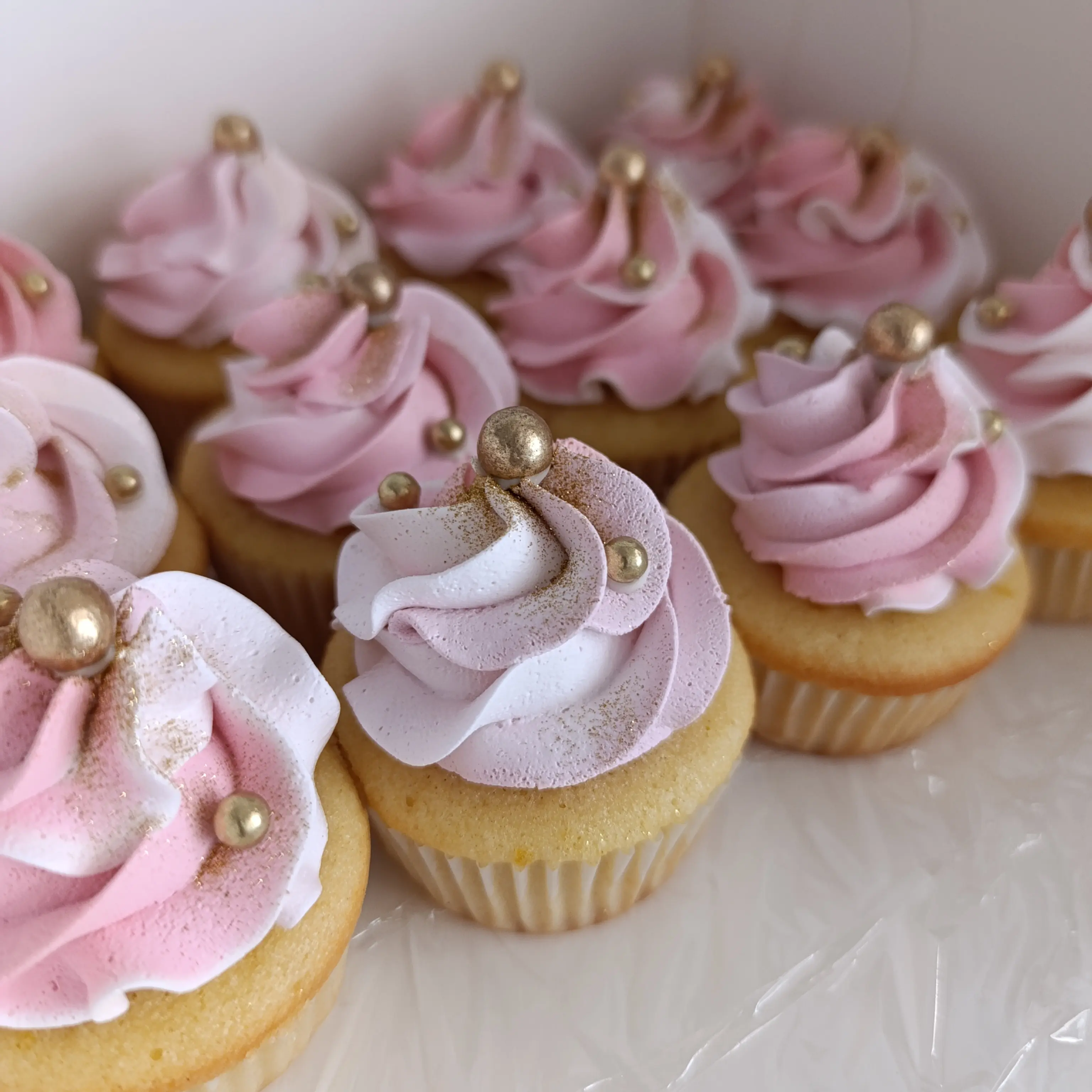 Minicupcakes, mesa de postres , elaborado por Capital Tarta 