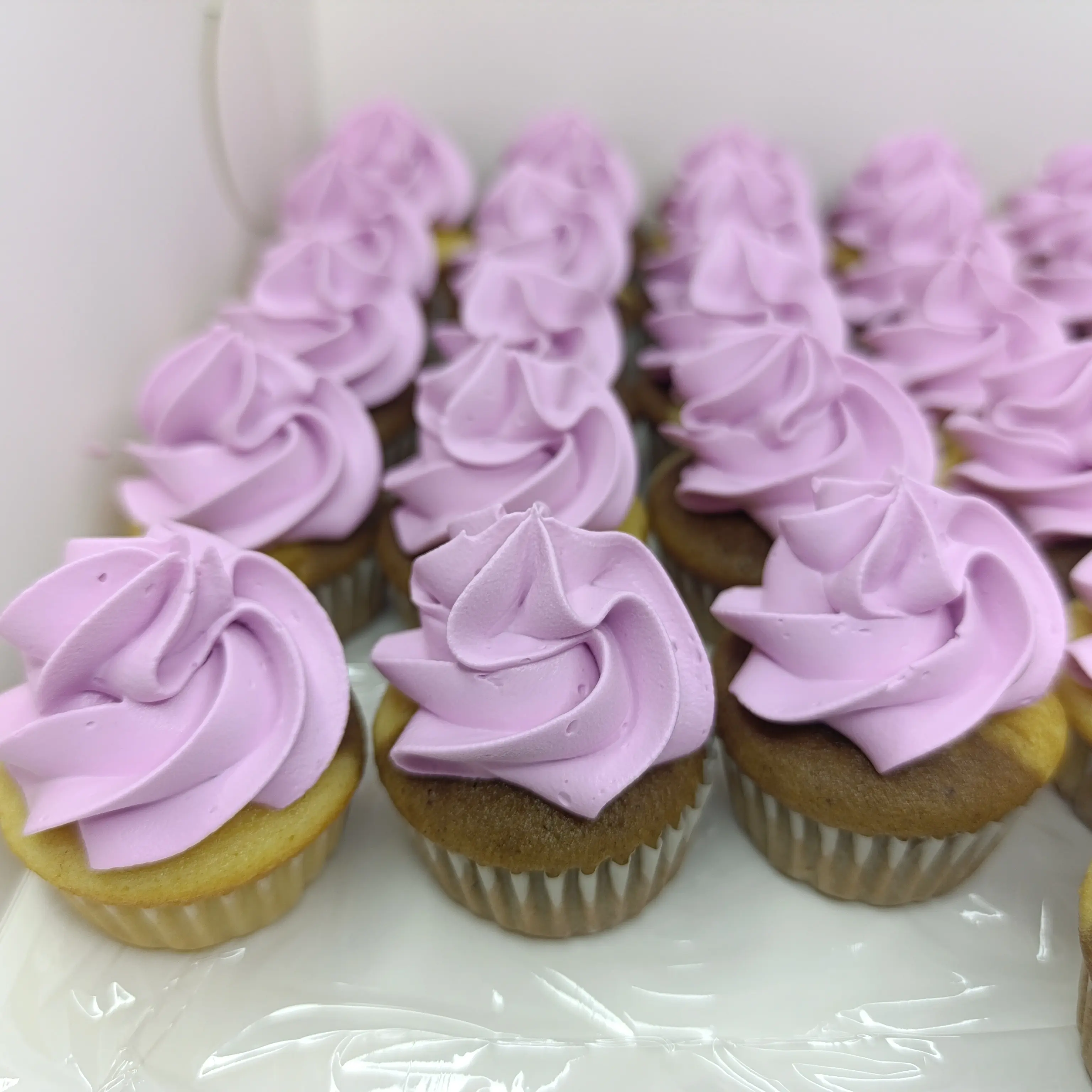 Minicupcakes, mesa de postres , elaborado por Capital Tarta 